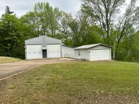 45 Mt Herman Rd, Savannah, TN 38372