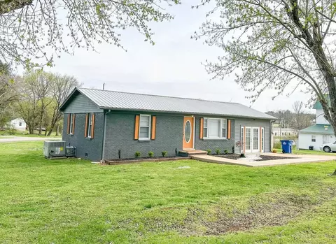 100 Neuse St, Clifton, TN 38425