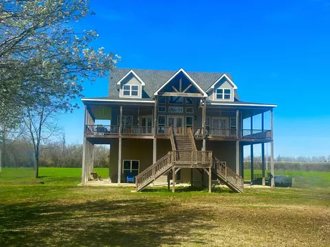 755 Catfish Ln, Crump, TN 38327