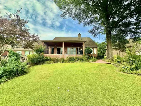 5355 Masters Dr, Olive Branch, MS 38654