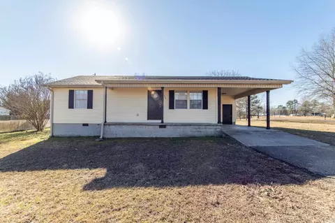 204 Edgewood Dr, Adamsville, TN 38310