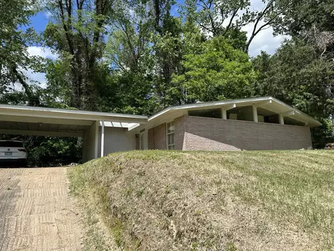 120 Valley Dr, Helena, AR 72342