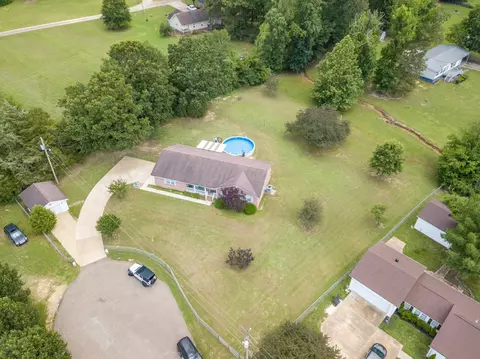 370 Jordan Glen Ln, Savannah, TN 38372