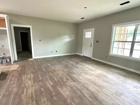 35 Claybrook Dr, Savannah, TN 38372 photo 5