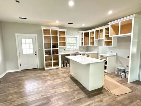 35 Claybrook Dr, Savannah, TN 38372 photo 2