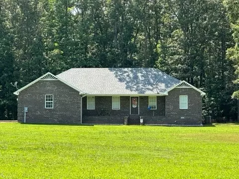 84 Twisted Oak Dr, Adamsville, TN 38310