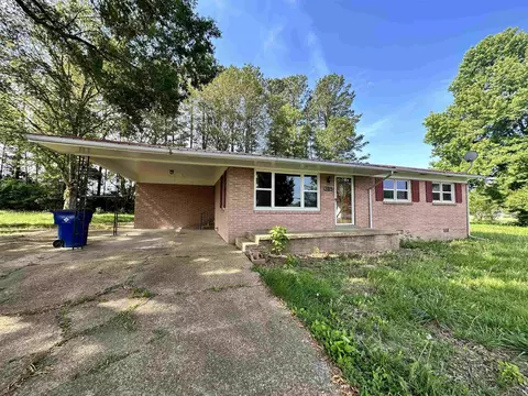 315 Northwood Dr, Savannah, TN 38372