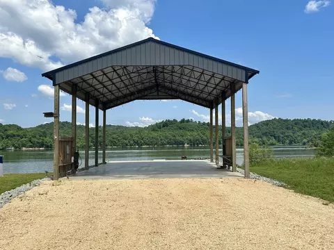 2531 Hardin Bottom River Rd, Clifton, TN 38425