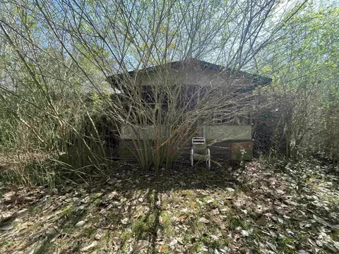 395 Willis St, Saltillo, TN 38370