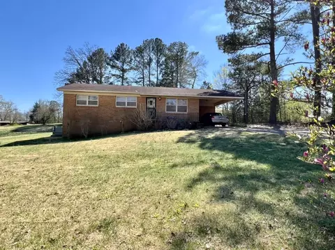 721 Cobblestone Dr, Savannah, TN 38372