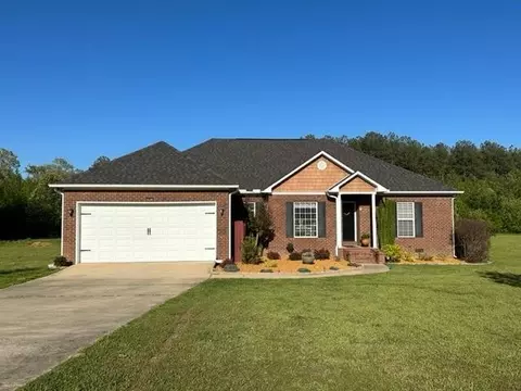 625 Twelve Oaks Dr, Adamsville, TN 38310
