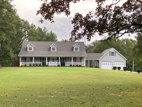 1075 Hamburg Loop, Savannah, TN 38372 photo 1