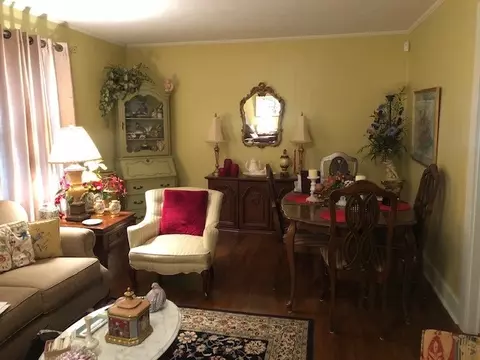 165 E Main St, Savannah, TN 38372 photo 2