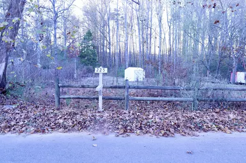 225 Lake Forest Dr, Birchwood, TN 37308