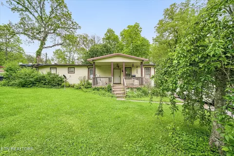 2020 Leisure Ln, Crossville, TN 38572