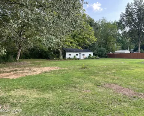 44 Meadowbrook Dr, Jackson, TN 38301