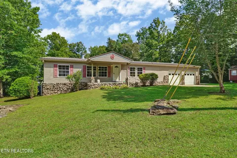 1045 Oceola Cir, Crossville, TN 38572