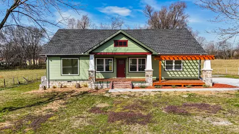 305 Liberty Pike, Bell Buckle, TN 37020