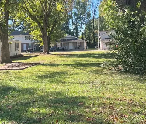 208 Strawberry St, Portland, TN 37148