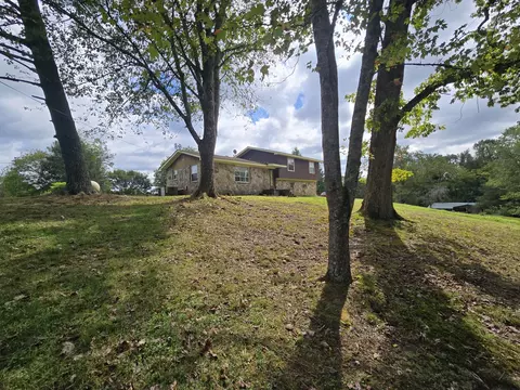 55 19th St, Tracy City, TN 37387