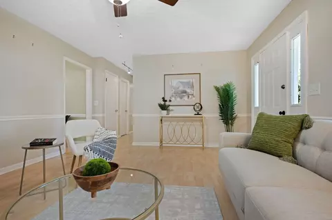 Entry Way - 579 Murrell Rd, Dickson, TN 37055 photo 1 of 2