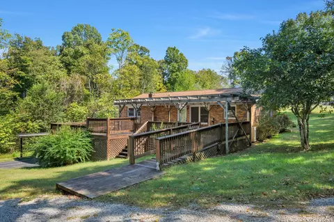 Exterior - 579 Murrell Rd, Dickson, TN 37055 photo 3 of 13