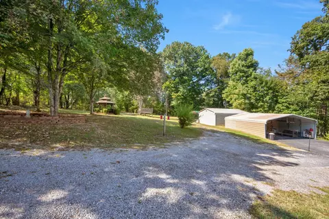 Exterior - 579 Murrell Rd, Dickson, TN 37055 photo 6 of 13