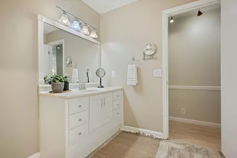 Bath - 579 Murrell Rd, Dickson, TN 37055 photo 3 of 5