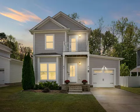 9 Sycamore Rdg W, Burns, TN 37029