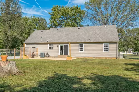 Exterior - 4141 Premier Dr, Murfreesboro, TN 37128 photo 5 of 9