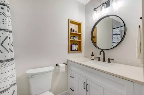 Bath - 4141 Premier Dr, Murfreesboro, TN 37128 photo 2 of 3