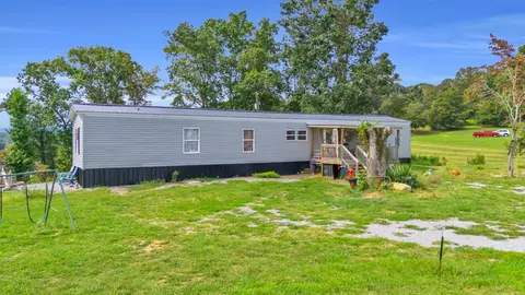 2697 Double S Rd, Dayton, TN 37321