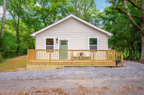 11251 Hallett St, Soddy Daisy, TN 37379
