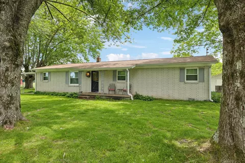 820 Jimtown Rd, Lafayette, TN 37083