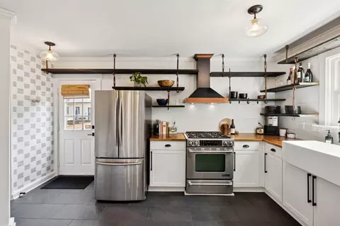 951 Graybar Ln, Nashville, TN 37204