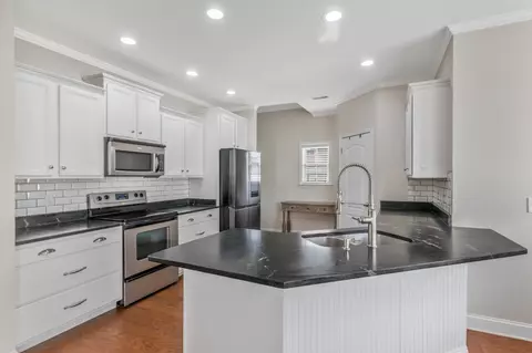 Kitchen - 1817 Splash Pl, Murfreesboro, TN 37130 photo 2 of 4