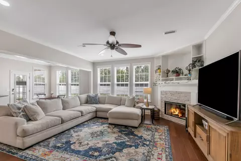 Living - 1817 Splash Pl, Murfreesboro, TN 37130 photo 1 of 3