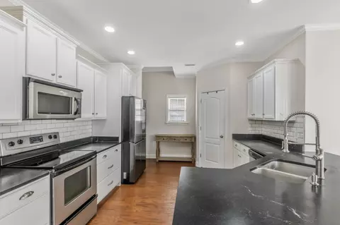 Kitchen - 1817 Splash Pl, Murfreesboro, TN 37130 photo 3 of 4