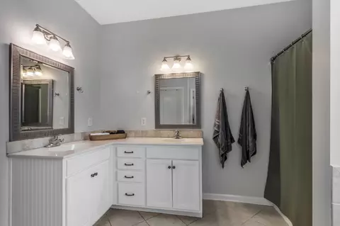 Bath - 1817 Splash Pl, Murfreesboro, TN 37130 photo 3 of 4