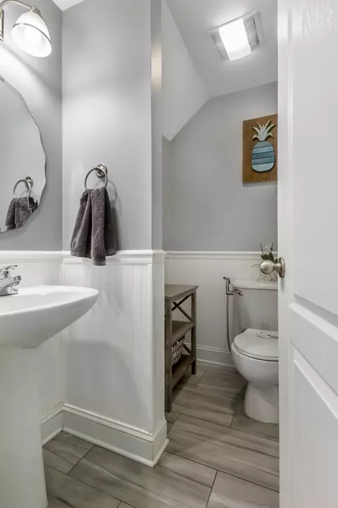 Bath - 1817 Splash Pl, Murfreesboro, TN 37130 photo 1 of 4