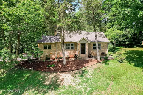 2201 Cedar Ln, Knoxville, TN 37918