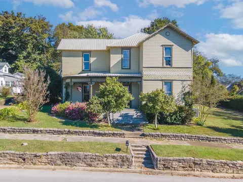318 W Jefferson St, Pulaski, TN 38478