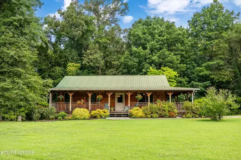 312 Parkbrook Ct, Friendsville, TN 37737