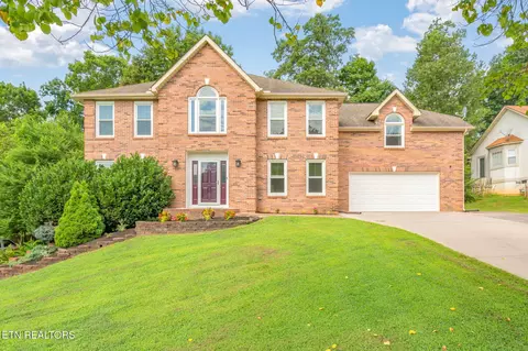 1825 Scenic Valley Ln, Knoxville, TN 37922