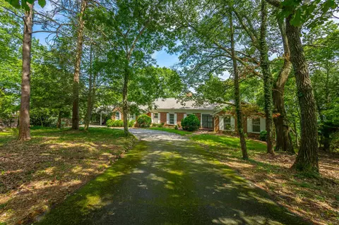 1613 Fairy Dell Trl, Lookout Mountain, GA 30750