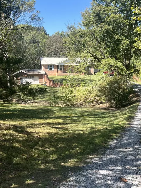 4532 Southside Rd, Southside, TN 37171