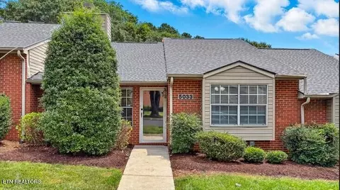 5033 Griffins Gate Ln, Knoxville, TN 37912