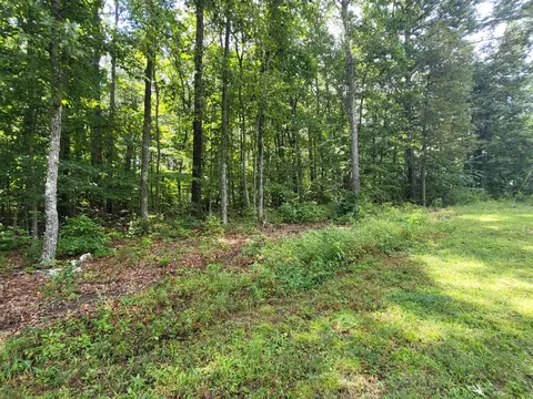 207 Saint George Dr, Crossville, TN 38558