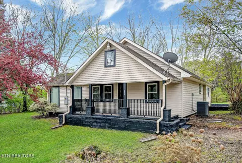 2005 Robinson Rd, Knoxville, TN 37923
