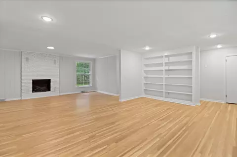 Living - 7956 Bethlehem Rd, Springfield, TN 37172 photo 3 of 7